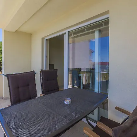 Modernes Nur 390 Meter Zum Mit Herrlichem Meerblick Und Parkplatz Apartman *