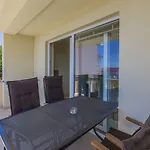 Modernes Nur 390 Meter Zum Mit Herrlichem Meerblick Und Parkplatz Apartmán *